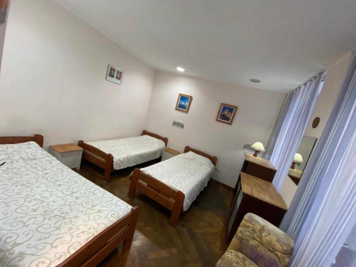 Tapki Hostel Odessa Exterior photo