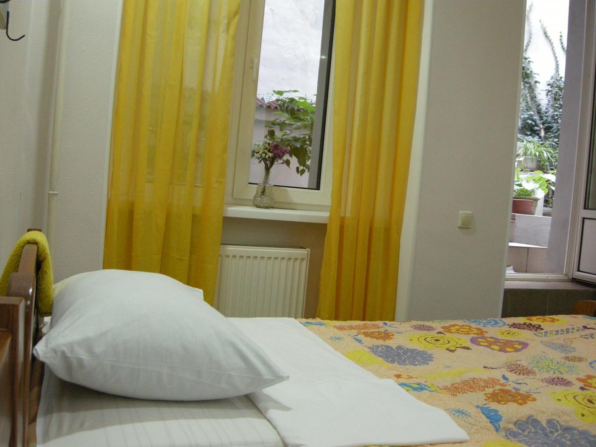 Tapki Hostel Odessa Exterior photo