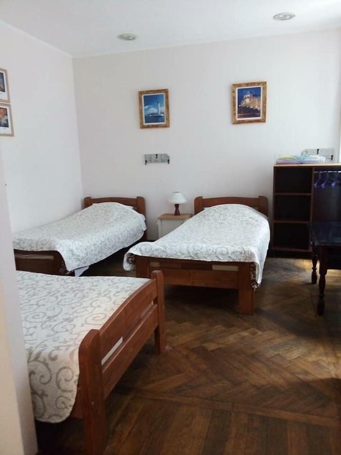 Tapki Hostel Odessa Exterior photo